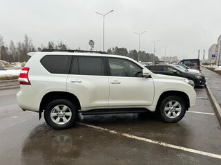 2016 Toyota Land Cruiser Prado 150 Series Рестайлинг 1, белый, 3850000 рублей, вид 4