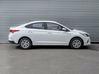 2022 Hyundai Solaris II Рестайлинг, белый, 1599000 рублей, вид 4