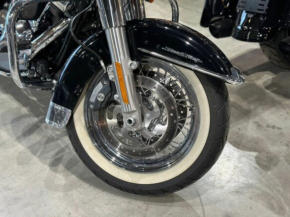 2018 Harley-Davidson Road King, чёрный, 2400000 рублей - вид 10
