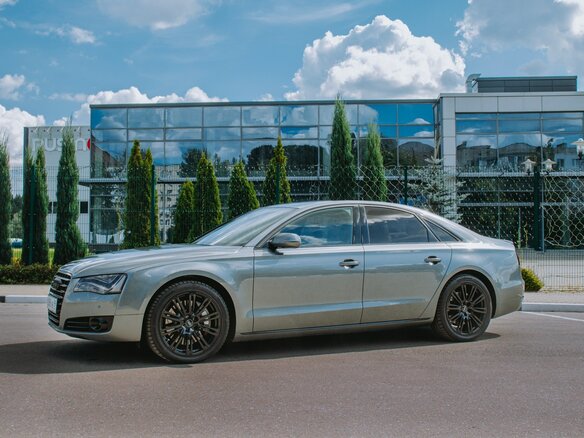 2013 Audi A8 III (D4), серый, 2600000 рублей - вид 9