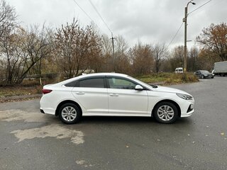 2019 Hyundai Sonata VII (LF) Рестайлинг, белый, 1750000 рублей, вид 5
