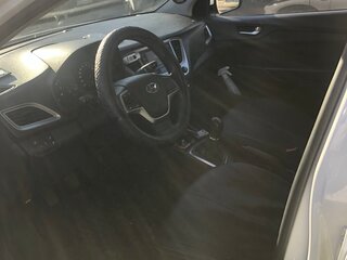 2021 Hyundai Solaris II Рестайлинг, белый, 1000000 рублей, вид 4