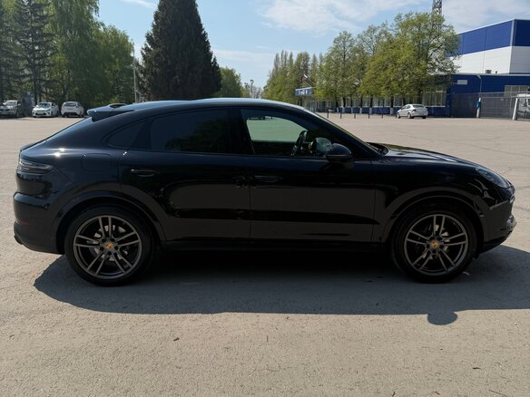 2020 Porsche Cayenne Coupé III, чёрный, 9650000 рублей - вид 4