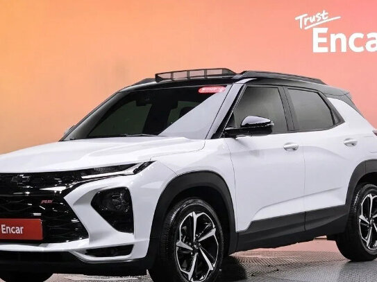 2023 Chevrolet TrailBlazer III Рестайлинг, белый, 1750000 рублей