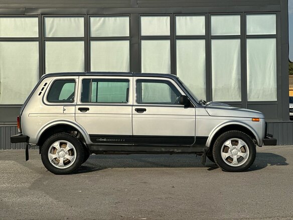 2016 Lada (ВАЗ) 2121 (4x4) I Рестайлинг, серебристый, 645000 рублей - вид 8