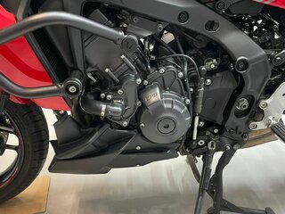 2021 Yamaha Tracer 9, красный, 1075000 рублей, вид 4
