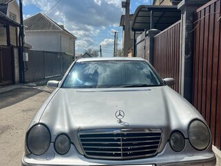 2001 Mercedes-Benz E-Класс 240 II (W210, S210) Рестайлинг, серебристый, 660000 рублей, вид 1