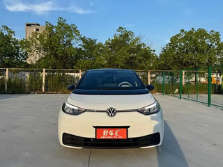 2025 Volkswagen ID.3 57.3 kWh I, белый, 3202300 рублей, вид 2