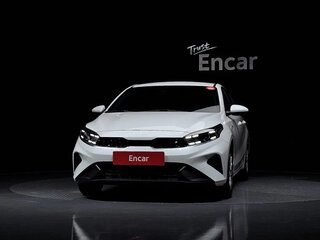 2023 Kia K3 II Рестайлинг, белый, 1900000 рублей, вид 2