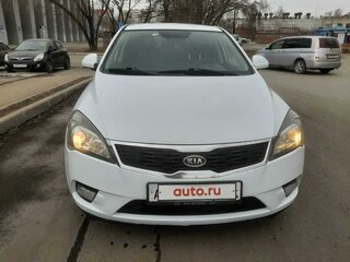 2011 Kia Ceed I Рестайлинг, белый, 750000 рублей, вид 2