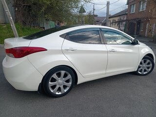 2013 Hyundai Elantra V (MD), белый, 980000 рублей, вид 3