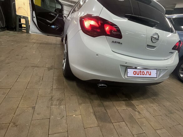 2011 Opel Astra J, белый, 850000 рублей - вид 13