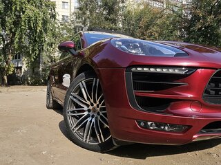 2016 Porsche Macan GTS I, красный, 3100000 рублей, вид 2