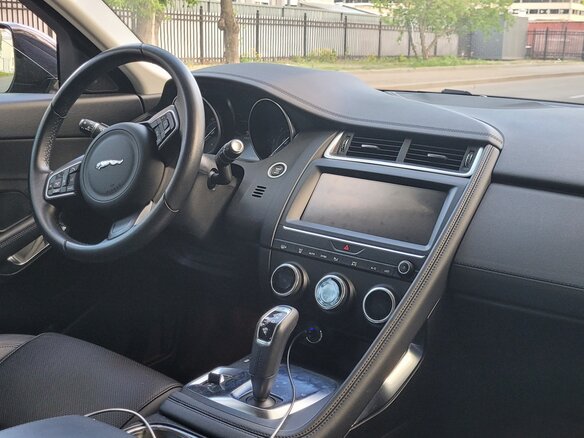2018 Jaguar E-Pace I, серый, 2680000 рублей - вид 4