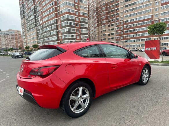 2012 Opel Astra GTC J Рестайлинг, красный, 877000 рублей - вид 4