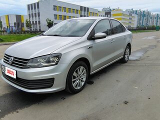 2019 Volkswagen Polo V Рестайлинг, серебристый, 1350000 рублей, вид 2