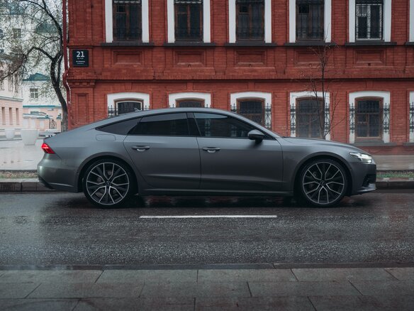 2019 Audi A7 45 TFSI II (4K), серый, 5000000 рублей - вид 4