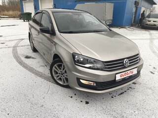 2017 Volkswagen Polo V Рестайлинг, бежевый, 1030000 рублей, вид 1