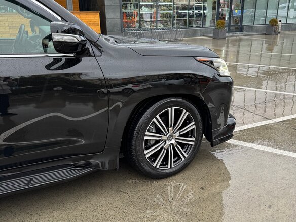 2021 Lexus LX 570 III Рестайлинг 2, чёрный, 13450000 рублей - вид 3