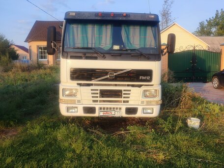 2001 Volvo FM, белый, 1750000 рублей, вид 2