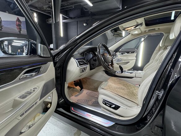 2015 BMW 7 серии Long 750Li xDrive VI (G11/G12), коричневый, 3800000 рублей - вид 28