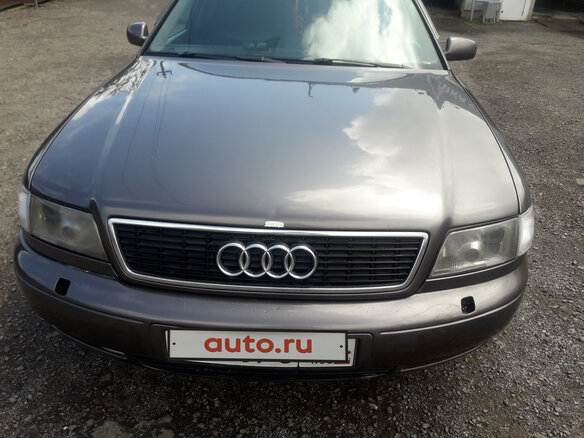 1998 Audi A8 I (D2), серебристый