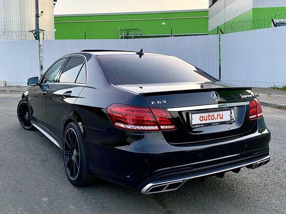 2014 Mercedes-Benz E-Класс AMG 63 AMG S IV (W212, S212) Рестайлинг, чёрный - вид 1