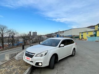 2013 Subaru Outback IV Рестайлинг, белый, 1500000 рублей, вид 3