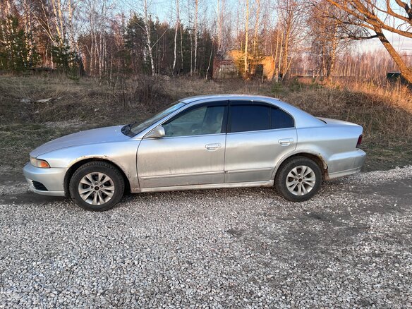 2002 Mitsubishi Galant VIII Рестайлинг, серебристый, 220000 рублей - вид 2