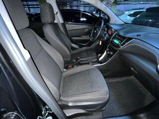 2018 Chevrolet Trax I Рестайлинг, чёрный, 960000 рублей, вид 4