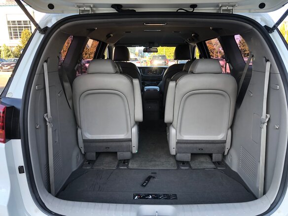 2018 Kia Carnival III, белый, 2550000 рублей - вид 18