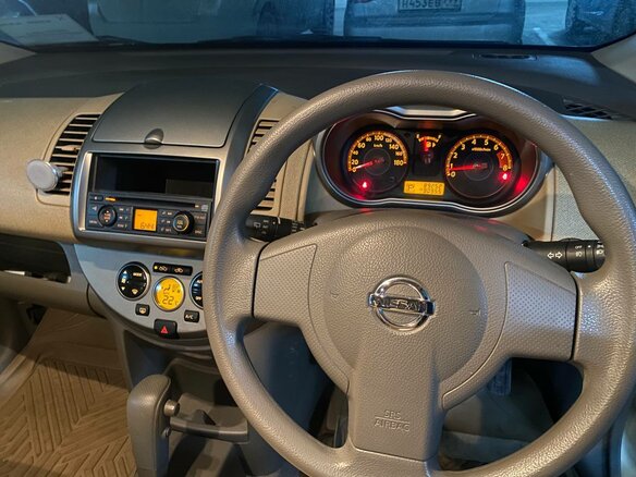 2005 Nissan Note I, золотистый, 700000 рублей - вид 18