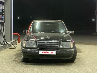 1995 Mercedes-Benz E-Класс 320 I (W124), чёрный, 350000 рублей, вид 1