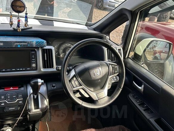 2012 Honda Stepwgn Spada IV Рестайлинг, белый, 2000000 рублей - вид 17
