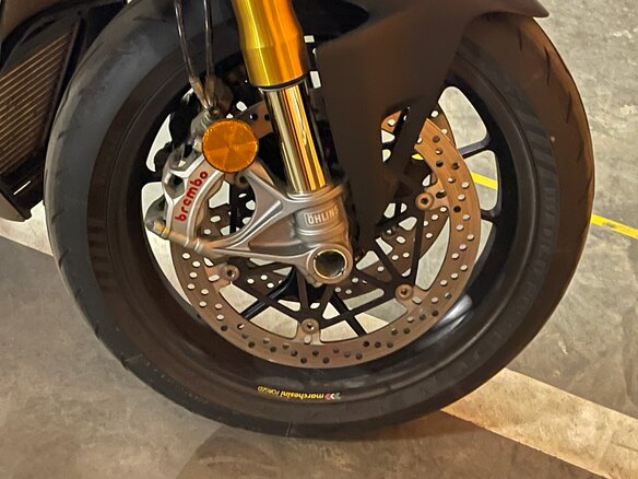 2023 Ducati Streetfighter V4, красный, 2500000 рублей - вид 5