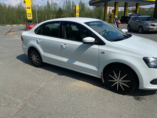 2014 Volkswagen Polo V, белый, 980000 рублей, вид 3
