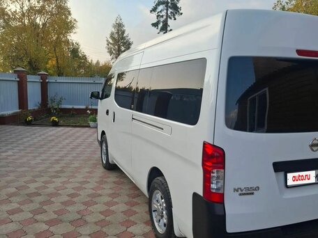 2017 Nissan NV350 Caravan I Рестайлинг, белый, 3300000 рублей, вид 4