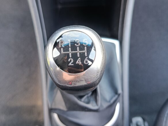 2014 Hyundai Solaris I Рестайлинг, белый, 820000 рублей - вид 16