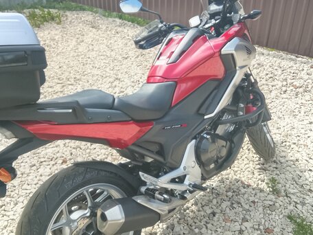 2017 Honda NC 750X, красный, 850000 рублей, вид 1