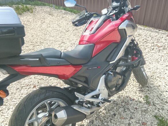 2017 Honda NC 750X, красный, 850000 рублей