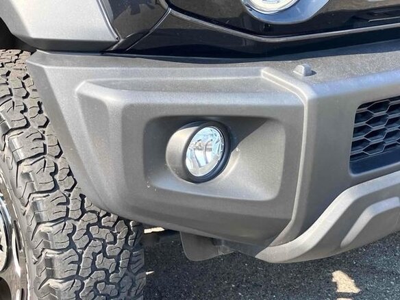 2023 Suzuki Jimny Sierra IV, чёрный, 1799777 рублей - вид 11