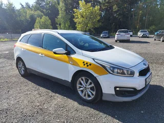2017 Kia Ceed II Рестайлинг, белый, 650000 рублей, вид 1