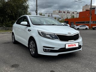 2015 Kia Rio III Рестайлинг, белый, 630000 рублей, вид 3