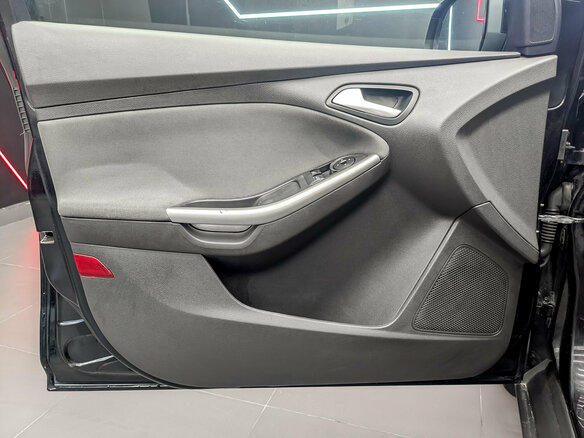 2014 Ford Focus III, чёрный - вид 18