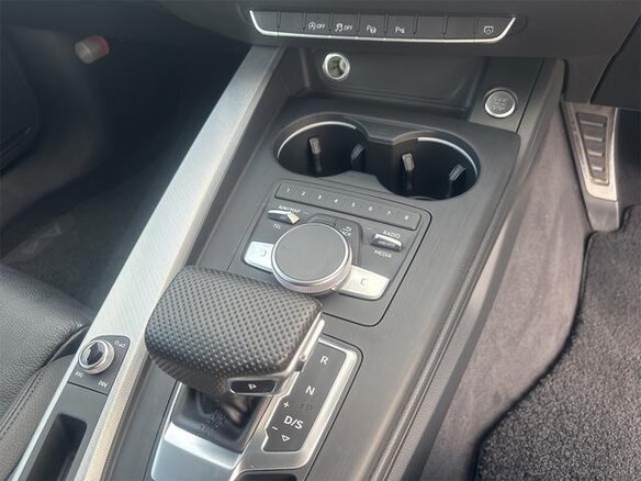 2018 Audi A4 V (B9), белый - вид 19