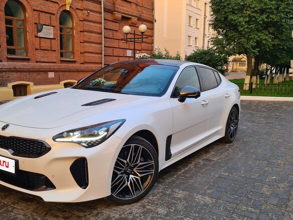 2021 Kia Stinger I Рестайлинг, белый, 3700000 рублей - вид 17