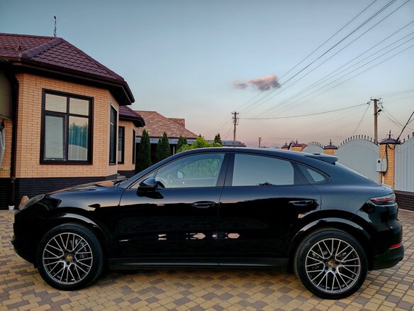 2021 Porsche Cayenne Coupé III, серый, 9250000 рублей - вид 2