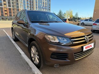 2013 Volkswagen Touareg II, коричневый, 1850000 рублей, вид 1
