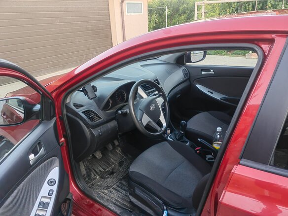 2012 Hyundai Solaris I, красный, 850000 рублей - вид 6