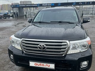 2015 Toyota Land Cruiser 200 Series Рестайлинг 1, чёрный, 4300000 рублей, вид 1